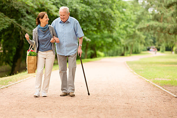 Canne de marche avec radio intégrée : la solution anti-solitude pour seniors